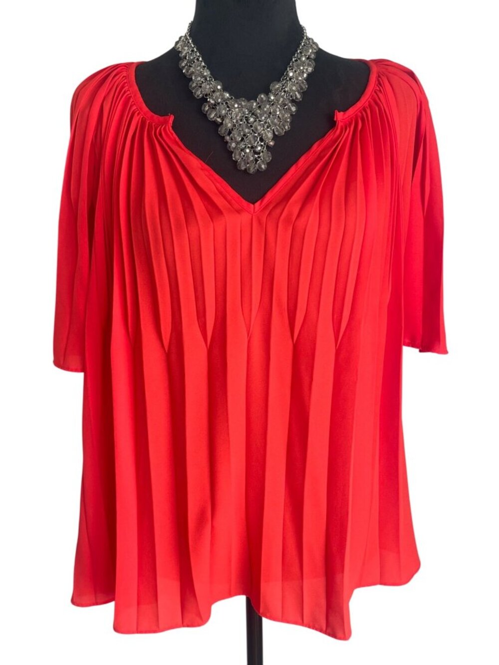 Violet + Claire Red Pleated Blouse Sz L Flutter Sleeves Flowy V-Neck Top Chic